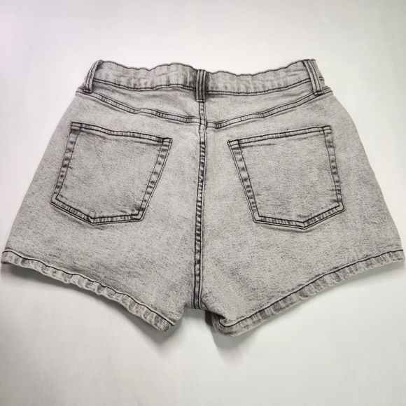 ⭐️Wild Fable Acid Wash Mom Jean Shorts – High Rise | Size 12 - Picture 3 of 8